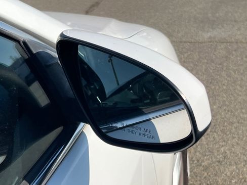 Used 2014 Toyota Camry L image 13