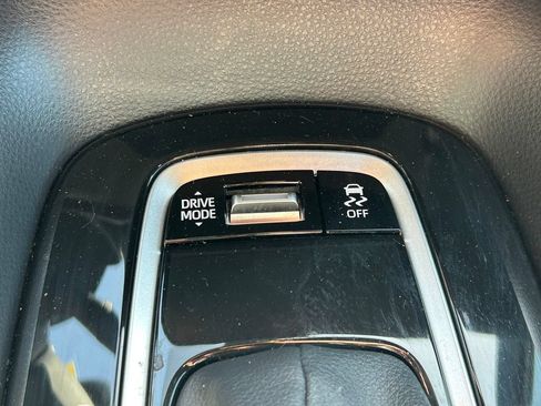 Used 2025 Toyota Corolla SE FWD image 24