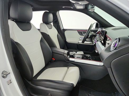 Certified 2022 Mercedes-Benz GLB 250 image 24