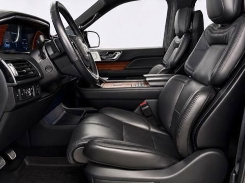 Used 2022 Lincoln Navigator L Reserve AWD/4WD image 13