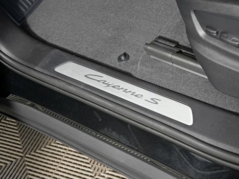 New 2026 Porsche Cayenne S AWD/4WD image 17