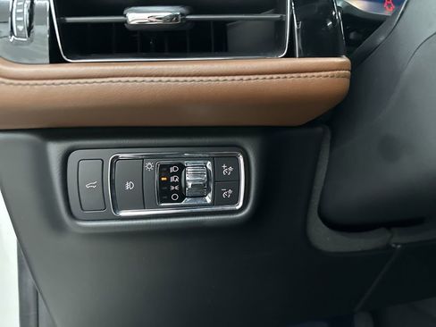 Used 2023 Lincoln Aviator Reserve w/ Equipment Group 201A image 19