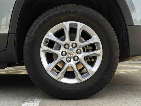 Used 2023 Chevrolet Traverse LS FWD image 15