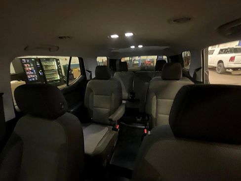 Used 2020 Chevrolet Traverse LT image 25