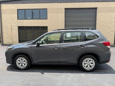 Used 2023 Subaru Forester AWD/4WD image 3