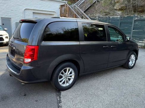 Used 2018 Dodge Grand Caravan SXT FWD image 8