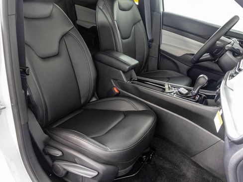 New 2026 Jeep Compass Limited image 40