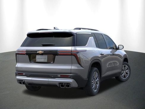 New 2026 Chevrolet Traverse LT FWD image 5