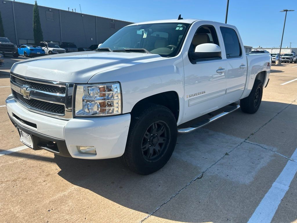 Used 2009 Chevrolet Silverado 1500 LTZ w/ Safety Package AWD/4WD image 2
