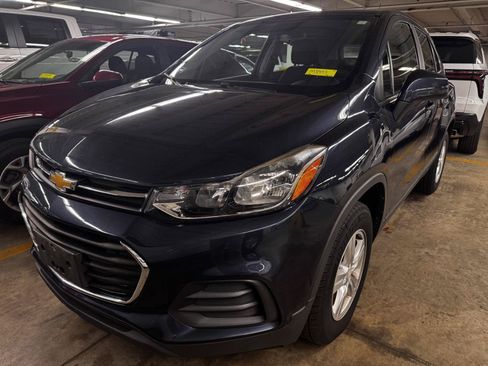 Used 2018 Chevrolet Trax LS AWD/4WD image 2