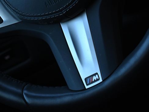 Certified 2025 BMW X6 xDrive40i w/ Premium Package image 28