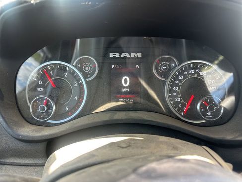 Used 2024 RAM 2500 Tradesman w/ Chrome Appearance Group AWD/4WD image 6