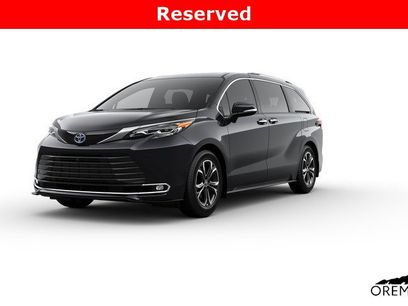 New 2026 Toyota Sienna Platinum