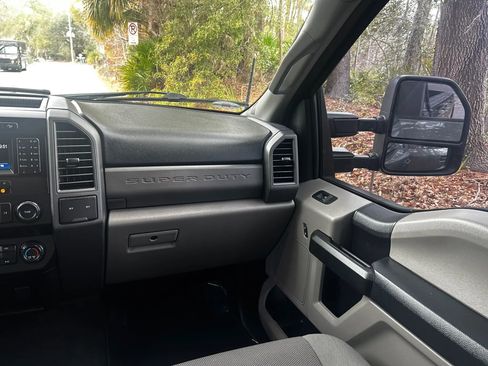 Used 2019 Ford F250 XL w/ STX Appearance Package AWD/4WD image 16