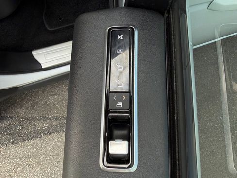 Used 2020 Land Rover Range Rover image 42