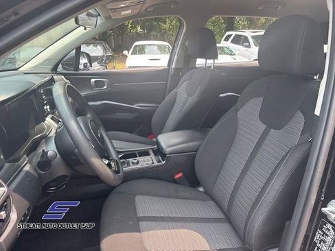 Used 2022 Kia Sorento LX AWD/4WD image 28