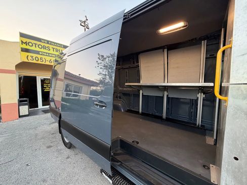 Used 2019 Mercedes-Benz Sprinter 170 image 9