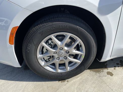 New 2026 Chrysler Voyager LX image 10