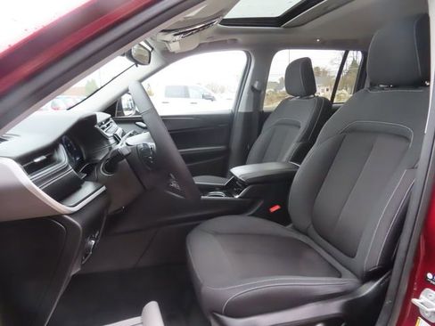 Used 2023 Jeep Grand Cherokee Laredo w/ Luxury Tech Group I image 19