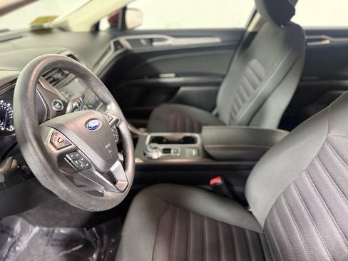 Used 2017 Ford Fusion SE FWD image 20