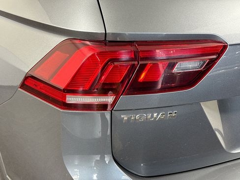 Used 2020 Volkswagen Tiguan S image 35