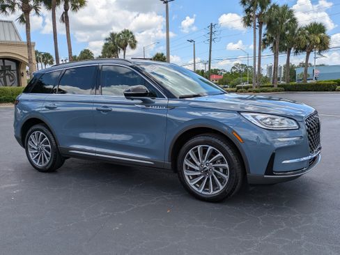 Used 2025 Lincoln Corsair Reserve FWD image 7