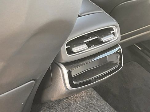 Used 2025 Genesis G80 2.5T image 26