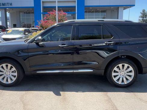 Used 2024 Ford Explorer Limited w/ Equipment Group 301A AWD/4WD image 4