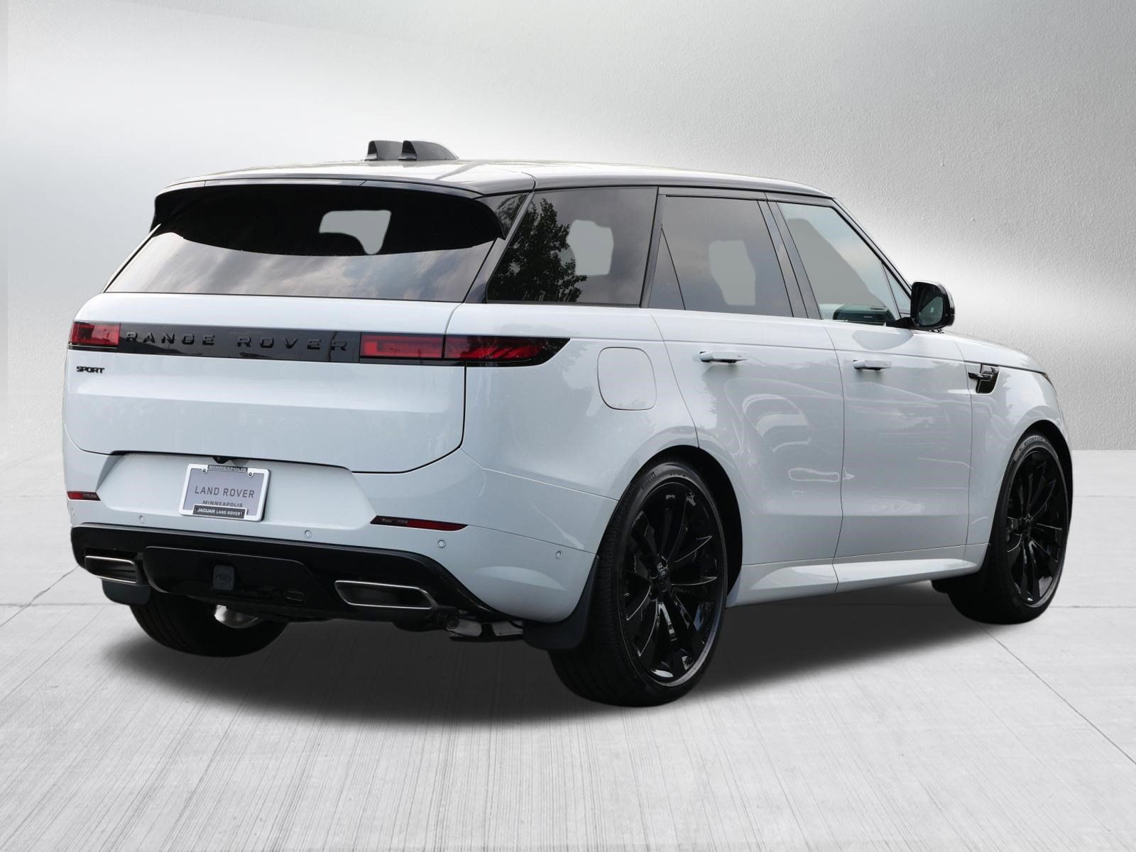 New 2026 Land Rover Range Rover Sport Dynamic SE AWD/4WD image 2