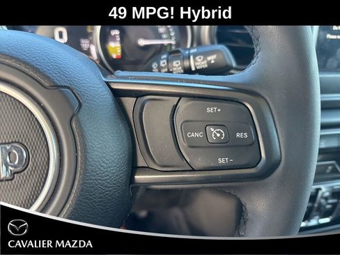 Used 2023 Jeep Wrangler Unlimited image 12