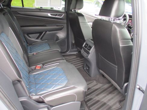 Used 2024 Volkswagen Atlas Cross Sport SEL Premium R-Line AWD/4WD image 15