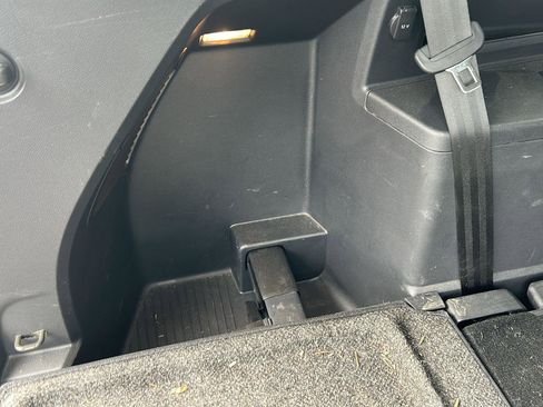 Used 2023 Volkswagen Atlas SE w/ Black Wheel Package image 27