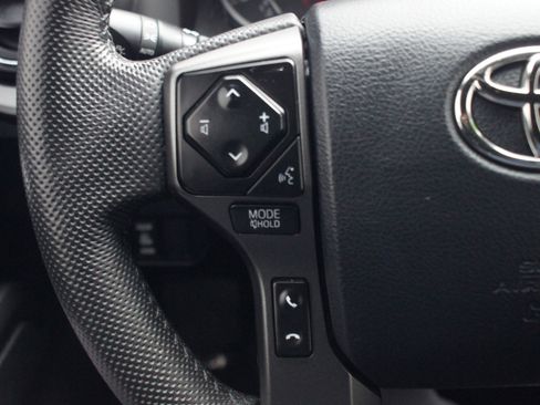 Used 2023 Toyota Tacoma TRD Off-Road image 8