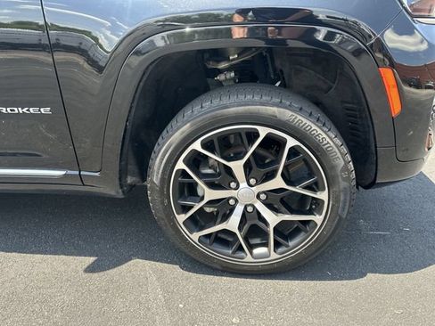 Used 2022 Jeep Grand Cherokee Summit AWD/4WD image 21