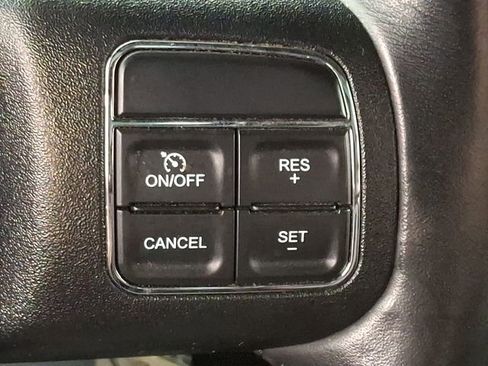 Used 2018 Jeep Wrangler Sahara w/ Connectivity Group image 20