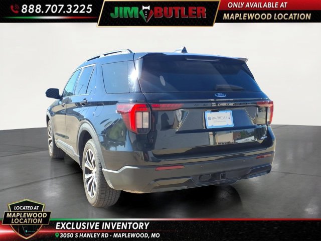 Used 2025 Ford Explorer ST-Line AWD/4WD image 2