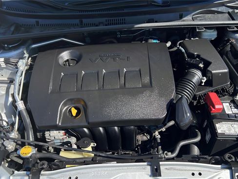 Used 2017 Toyota Corolla LE image 22