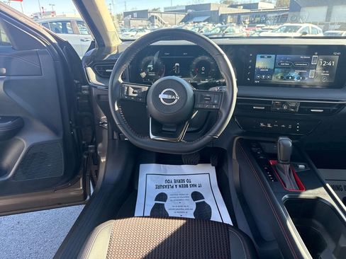 Used 2025 Nissan Kicks SR image 14