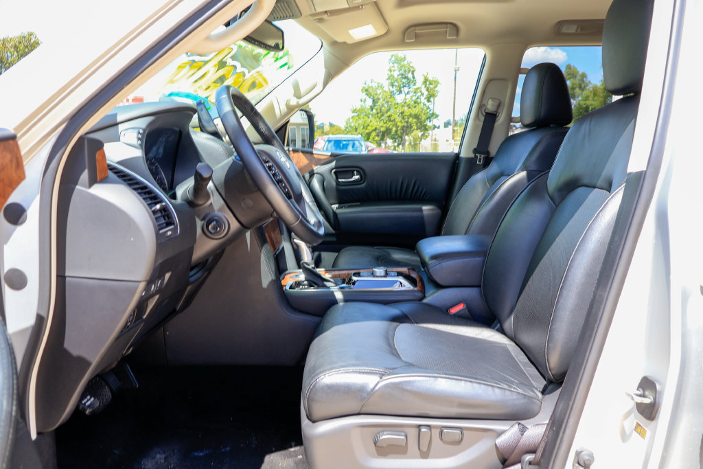 Used 2024 Nissan Armada SL w/ Captain's Chairs Package RWD image 7