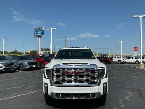 Used 2025 GMC Sierra 2500 Denali w/ Denali Reserve Package AWD/4WD image 8