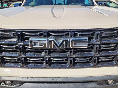 New 2026 GMC Canyon Elevation w/ Convenience Package image 10