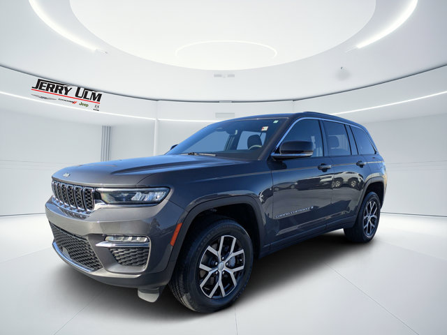 Used 2024 Jeep Grand Cherokee Limited RWD image 7