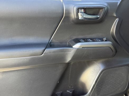 Certified 2023 Toyota Tacoma TRD Off-Road w/ Technology Package image 15