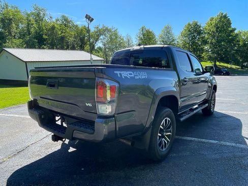 Used 2021 Toyota Tacoma TRD Sport AWD/4WD image 3