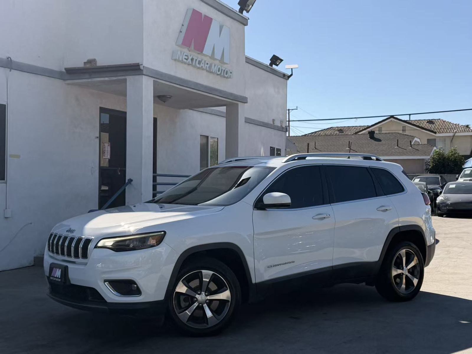 Used 2019 Jeep Cherokee Limited FWD image 1