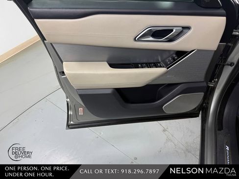 Used 2018 Land Rover Range Rover Velar R-Dynamic HSE AWD/4WD image 19