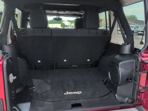 Used 2013 Jeep Wrangler Unlimited Sahara w/ Connectivity Group AWD/4WD image 30