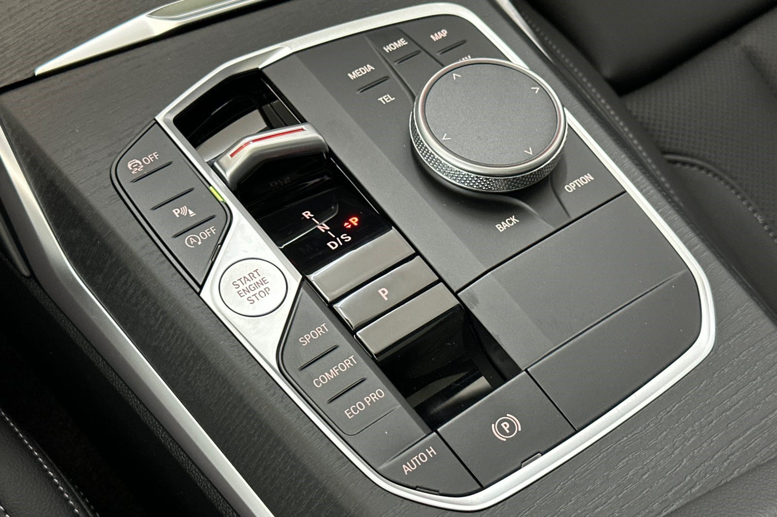 New 2026 BMW 330i Sedan w/ Convenience Package RWD image 24