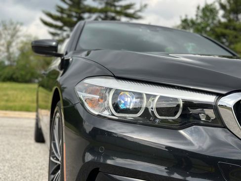 Used 2019 BMW 530i xDrive w/ Convenience Package AWD/4WD image 10