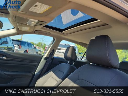 Used 2024 Nissan Altima 2.5 SV w/ SV Premium Package FWD image 24